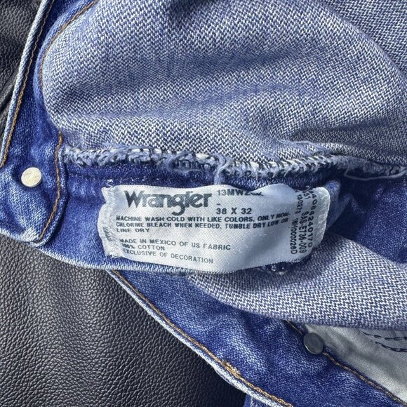 Wrangler Men's Straight Leg Jeans Blue Denim Relaxed Fit Rugged Wear 38x32 - Picture 12 of 16